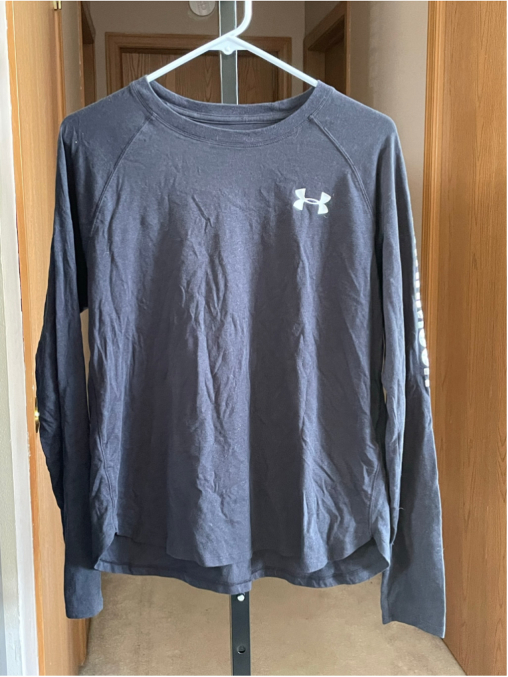 Women's Under Armour Black Long Sleeve Tee M with White Logo